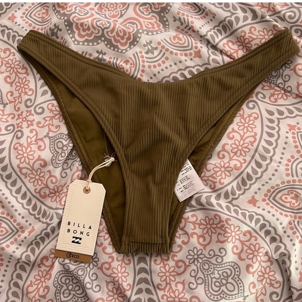 NWT BILLABONG BIKINI BOTTOMS